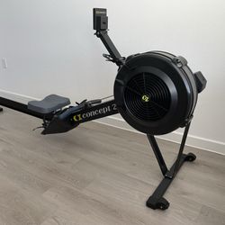 Barely Used Concept 2 RowErg Model D rower with PM5 - Crossfit Rowing machine
