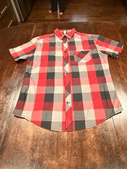 Men's Plaid Short Sleeve Button-Up Shirt
