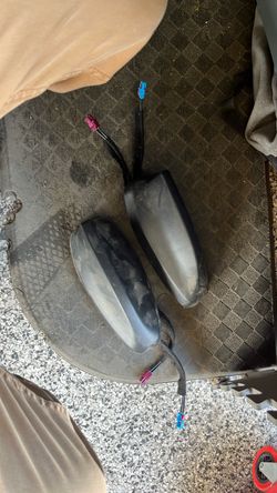 Shark fin antenna for ford