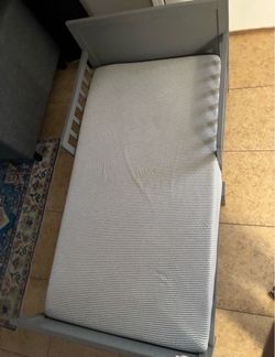Toodler bed