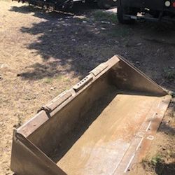 Skid Steer Smooth Bucket