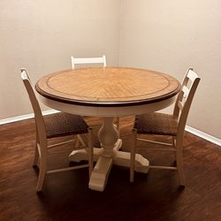 Round Dining Table With Wicker Chairs