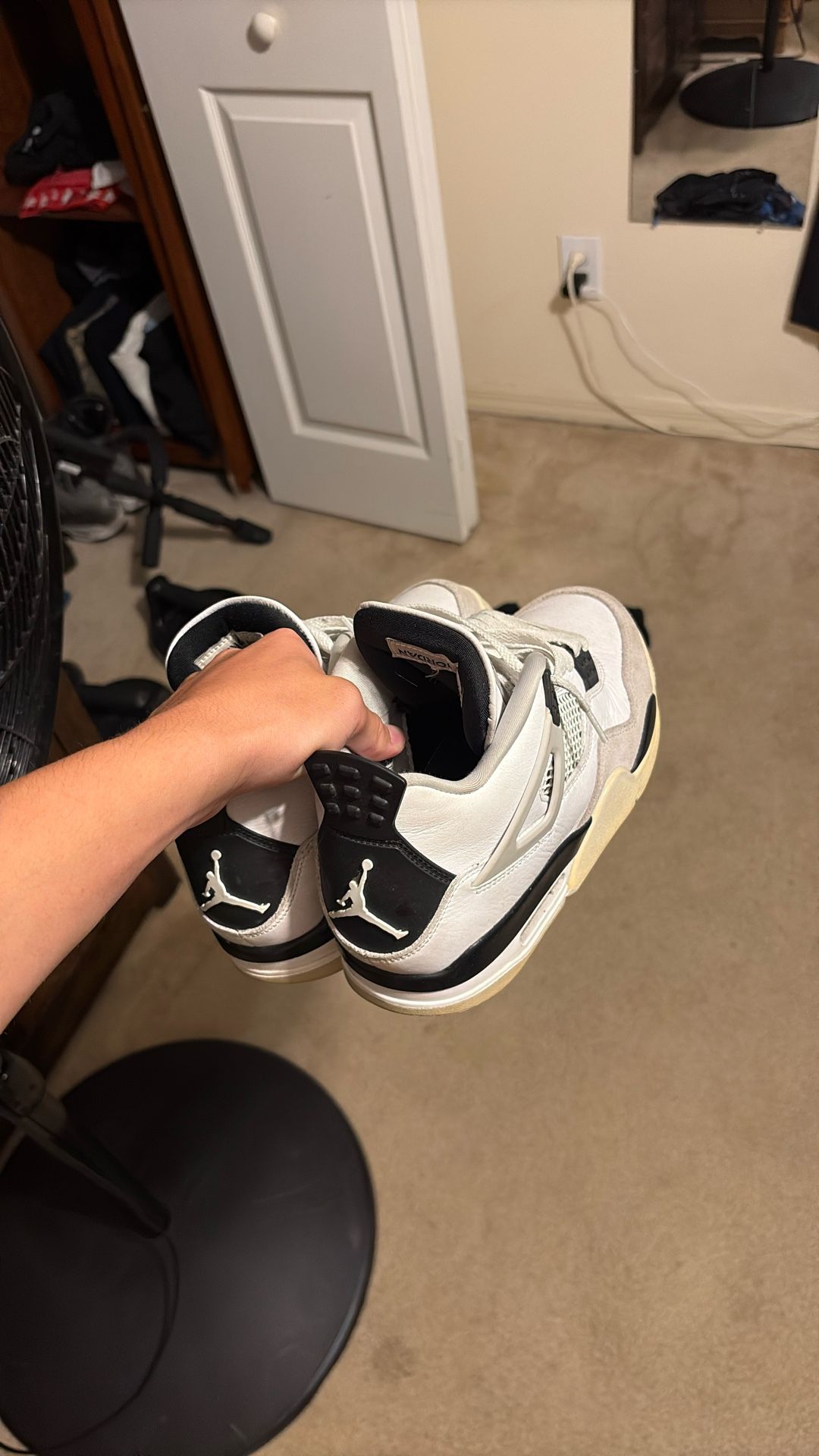 military blacks jordan 4s