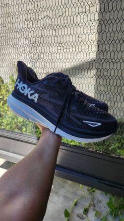 Hoka one Clifton 9 athletic running shoes size 10