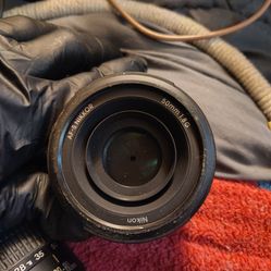 Nikon AF-S NIKKOR 50mm f/1.8G lens