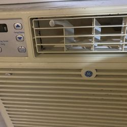GENERAL ELECTRIC  /   11,000 BTU  AIR CONDITIONER