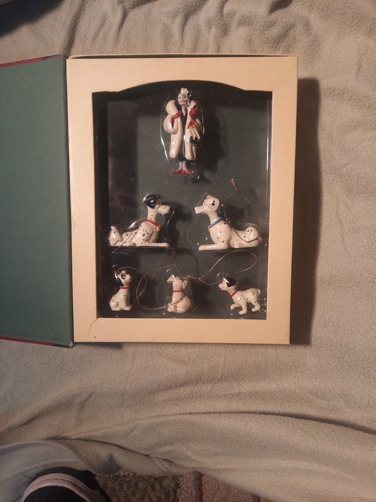 Disney 101 Dalmatians Christmas Storybook Ornament Collection