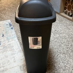 Sterilite  13 Gallon Rectangular Plastic Trash Can