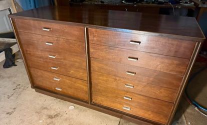 Six drawer elegant dresser