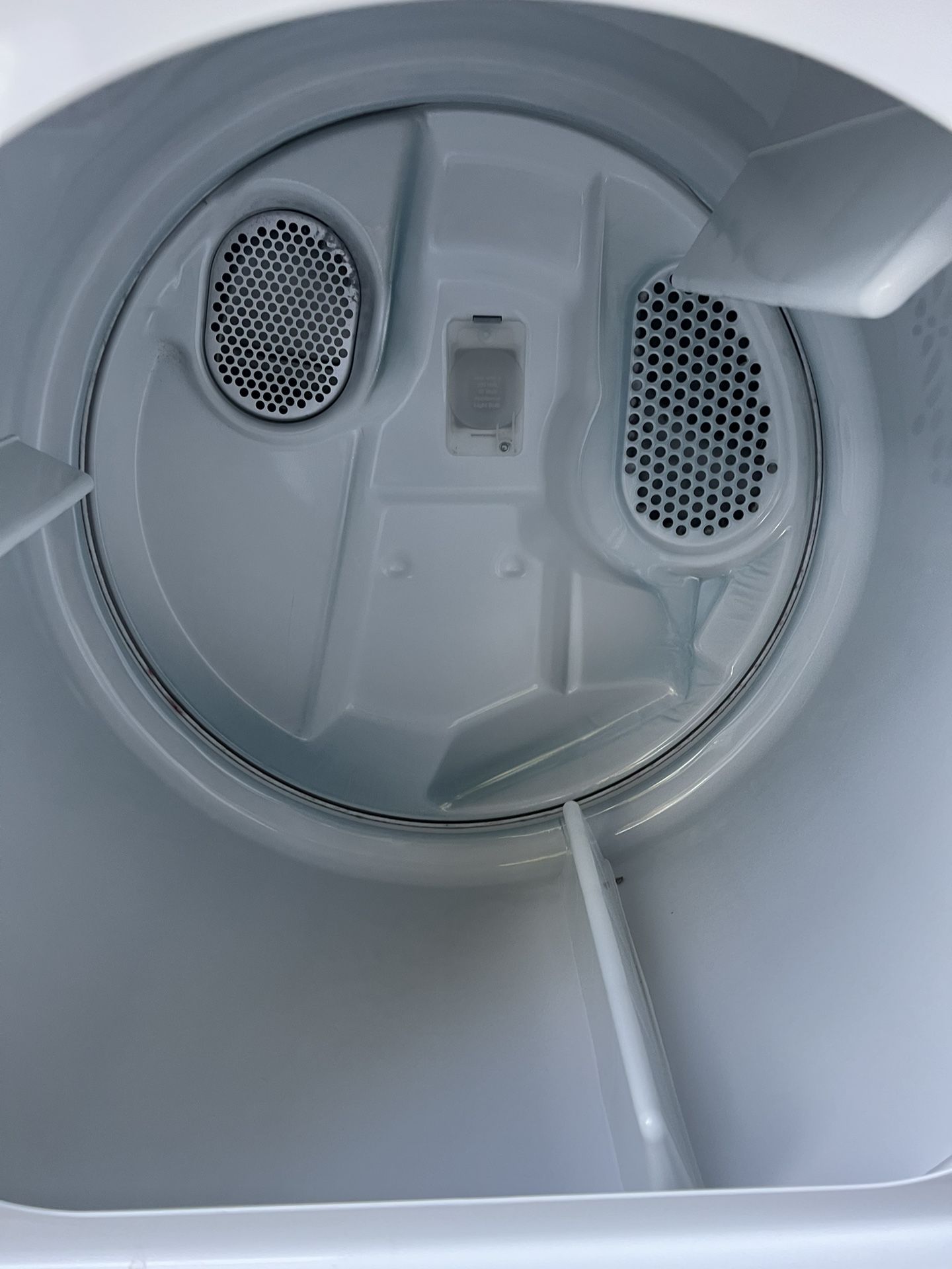 Whirlpool Front Load Electric Dryer With Sensor Drying And Intuitive Touch Controls