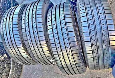 🎖️ 225 65 17 Michelin Tires Con 80% de Vida Las 4