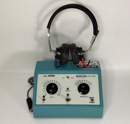 Ambco 650A Audiology Hearing Portable Audiometer with Headphones - WORKS/READ!!!