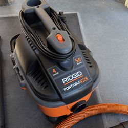 LIKE NEW RIDGID Portable Shop Vac Vacuum 4 Gallon 5.0 Peak HP Wet/Dry Upgraded Detailing Hose Kit