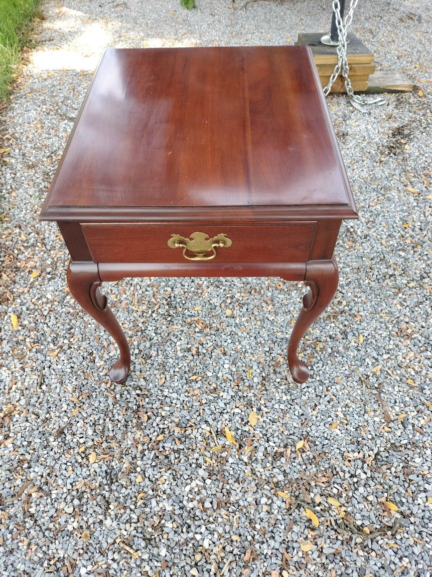 Gordon's Red Mahogany End Table