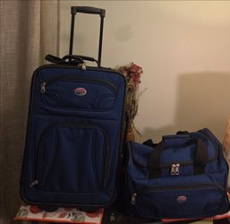 American Tourister 2-Piece Luggage Set