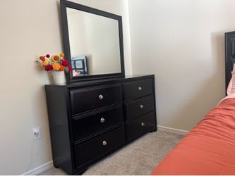 Bedroom set