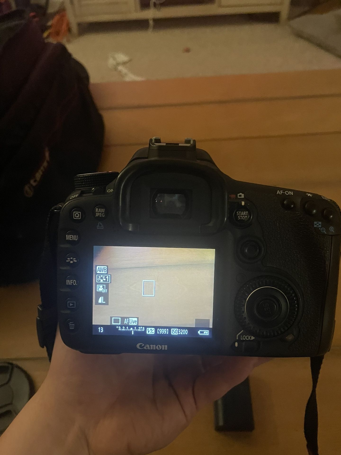 Cannon EOS 7D And Cannon 24-105 Lens With Carry Bag
