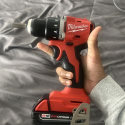 Milwaukee M18 Compact 1/2in Drill