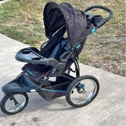 red about Youth Stroller – Protected and Fashionable for Modern Caregivers