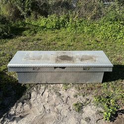 Delta Diamond Plate Toolbox