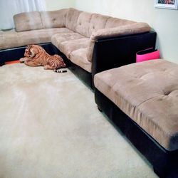 Right side L Shape Couch with additional Square seat $515 or best offer.Local pickup