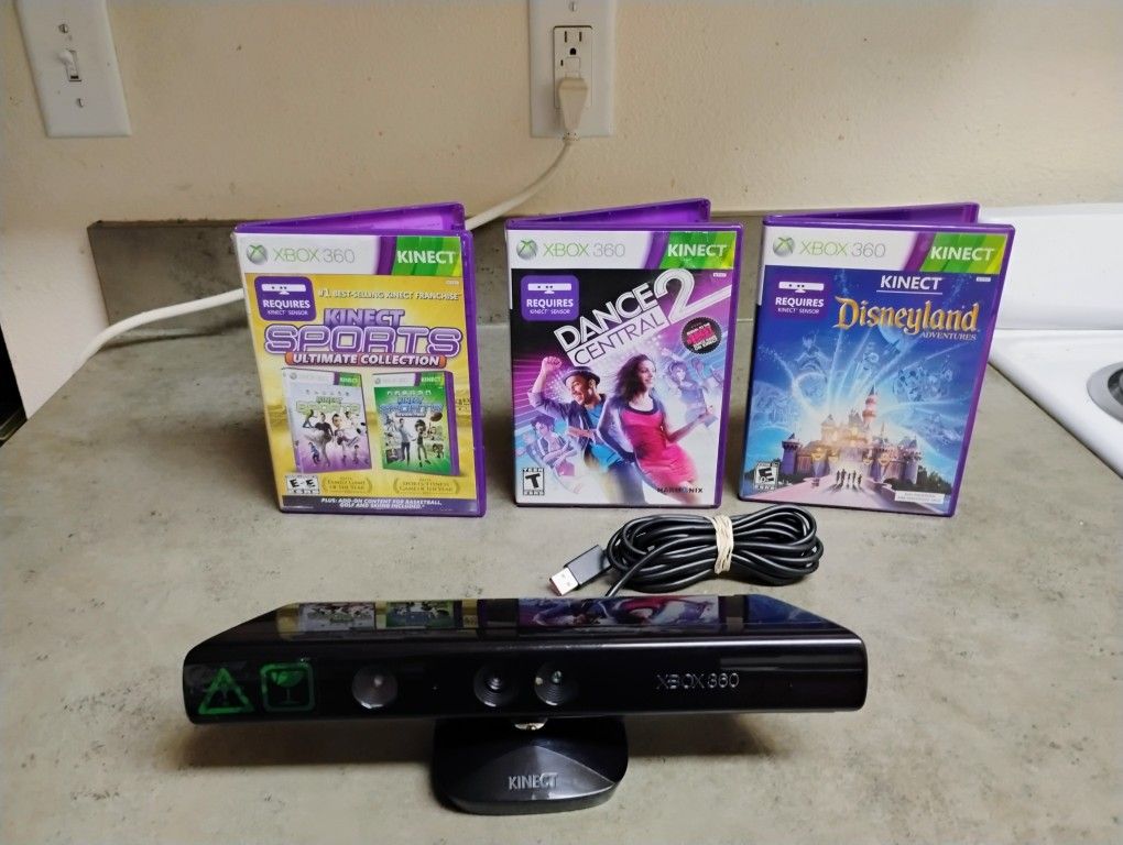 Lot of 3 Kinect Games & Kinect Sensor for Xbox 360 in Good Condition, Tested, Working