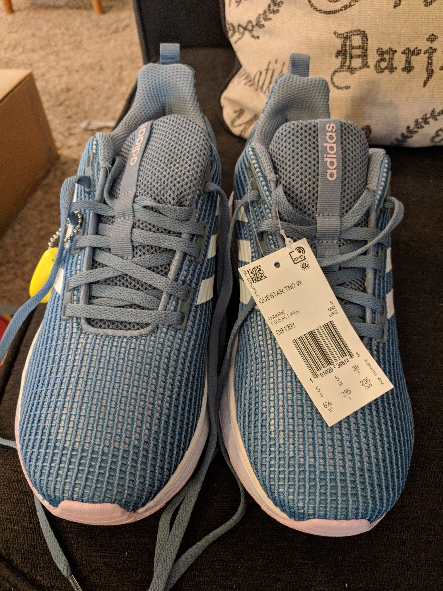 Adidas Questar Running Shoes Size 6.5- for Sale in Vancouver, WA - OfferUp