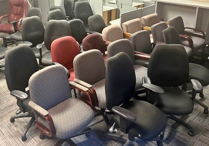 Delivery Avail $45 Each Scratch N Dent Desk Chairs Office Chair Computer Task Chair All Different Styles Task