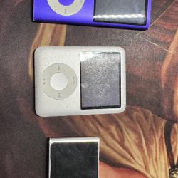 iPods 