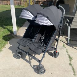 UPPAbaby G-LINK V2 Reclining Two-Seat Umbrella Stroller.  • Lightweight frame with side-by-side seats • Independent 1-handed