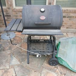  Char-Griller 22-inch Kettle Charcoal Grill (model 0223)