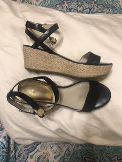 MK Wedges/ super comfy. Size 8