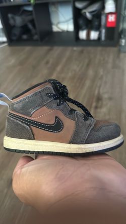Air Jordan 1 Mid Toddler Sneaker