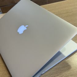 Apple MacBook Pro 15” Retina i7/16GB/500GH SSD $350 