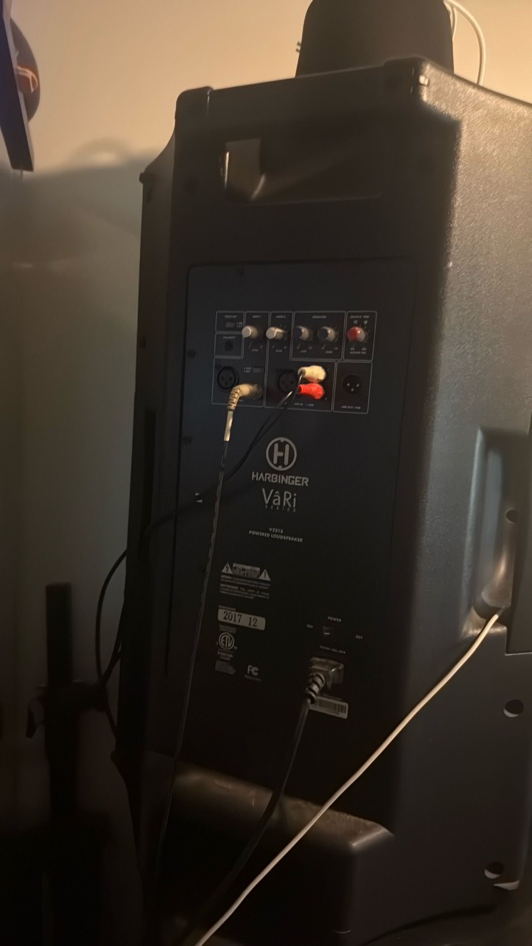Harbinger VâRi V2215 Powered Loudspeaker – For Sale