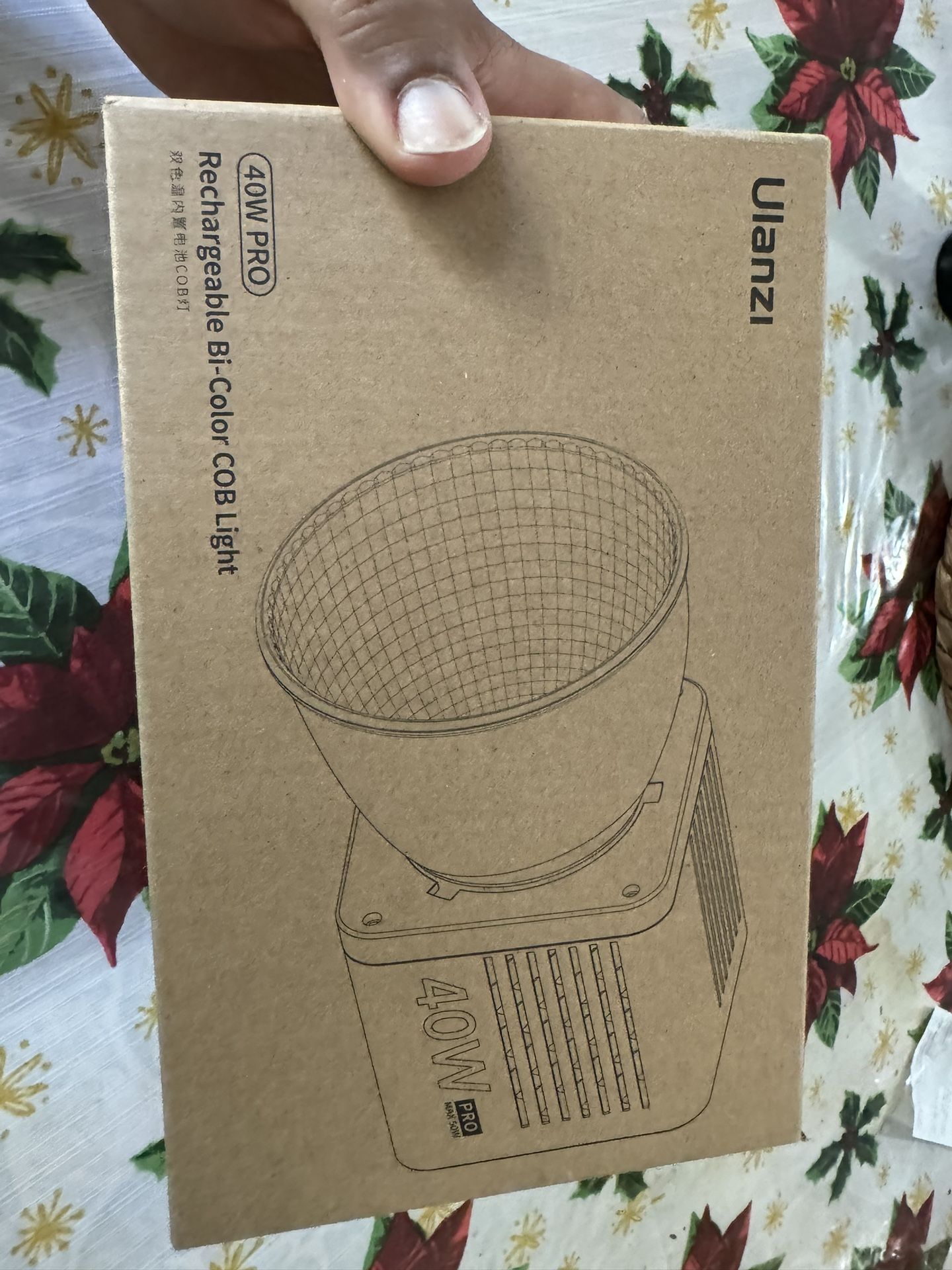 ULANZI 40W Pro Portable LED Video Light with 3400mAh Build-in Battery, Metal Mini Dual Color Temperature COB Continuous Output Lighting Handheld Spotl
