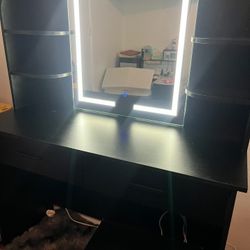 Vanity With Lights & Stool