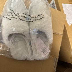 Slippers 
