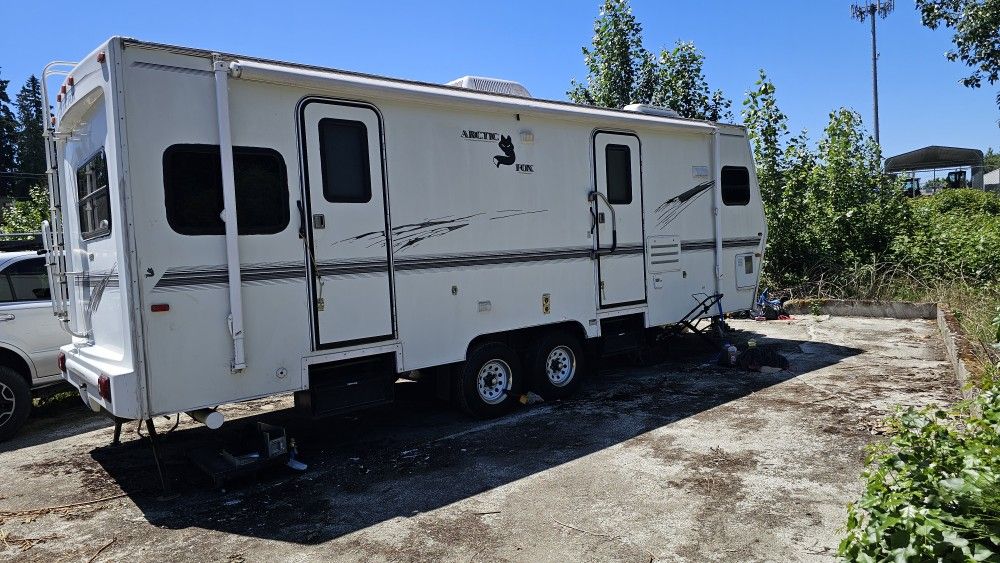 2005 Artic Fox Travel Trailer 28'