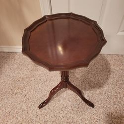 Vintage The Bombay Company Wood Scalloped Pedestal Table