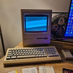 Macintosh Plus Like New 1.5mb RAM