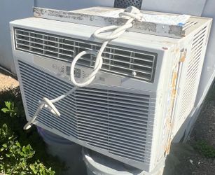 Used GREE Wall AC -10200  BTU- $100 OBO