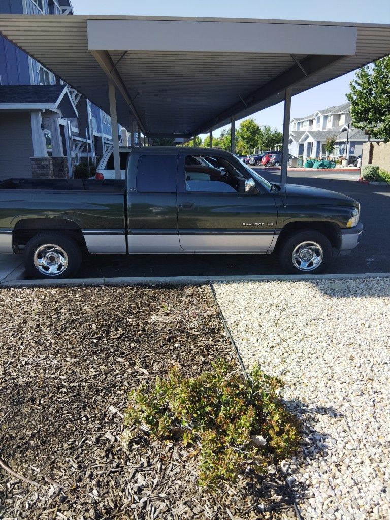 1996 Dodge Ram Laramie