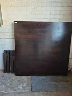 GORGEOUS SOLID WOOD TABLE!!