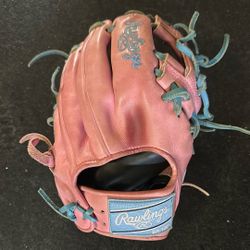 (looking For Offers!!!)Pink And Blue Rawlings Heart Of The Hive Infield Glove