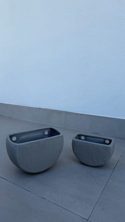 Set of 2 Modern Gray Textured Wall Planters / Hanging Planters