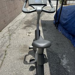 Life Fitness Exercise Bike 