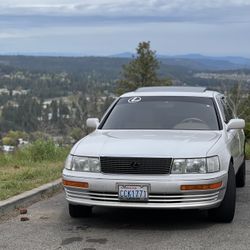 Lexus LS 400