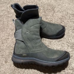 Waterproof boots Keen in good condition, size 11 . 