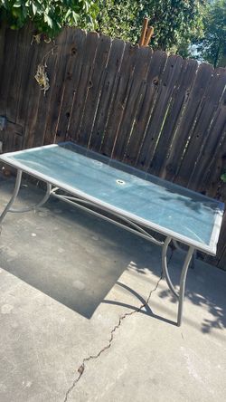 Umbrella table